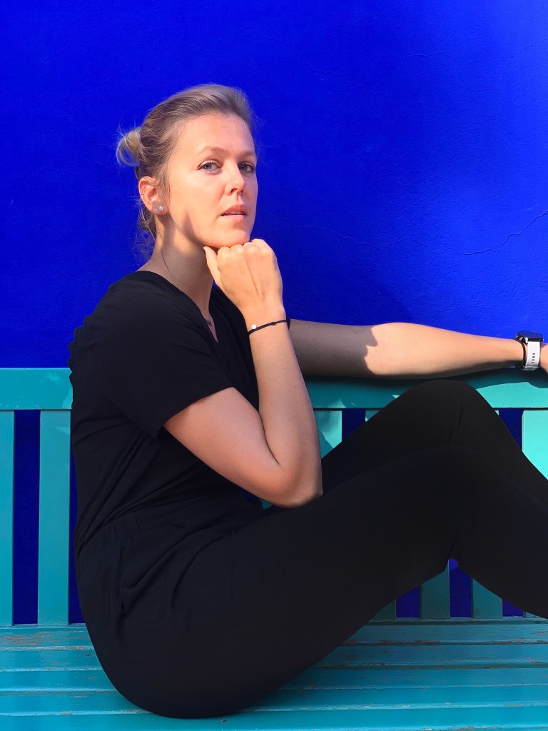 Marie au jardin de Majorelle